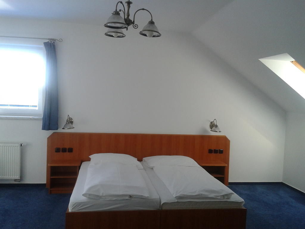 Penzion Stary Dvur Hotell Nové Dvory Rum bild