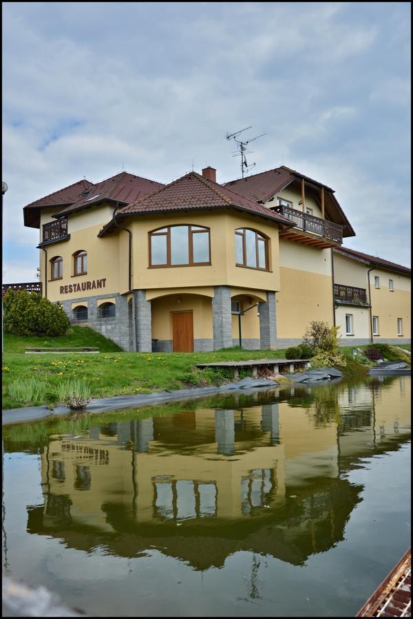 Penzion Stary Dvur Hotell Nové Dvory Exteriör bild